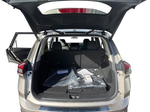 Used 2026 Nissan Rogue Platinum w/ Platinum Premium Package image 8