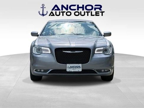 Used 2015 Chrysler 300 Limited w/ Driver Convenience Group AWD/4WD image 2