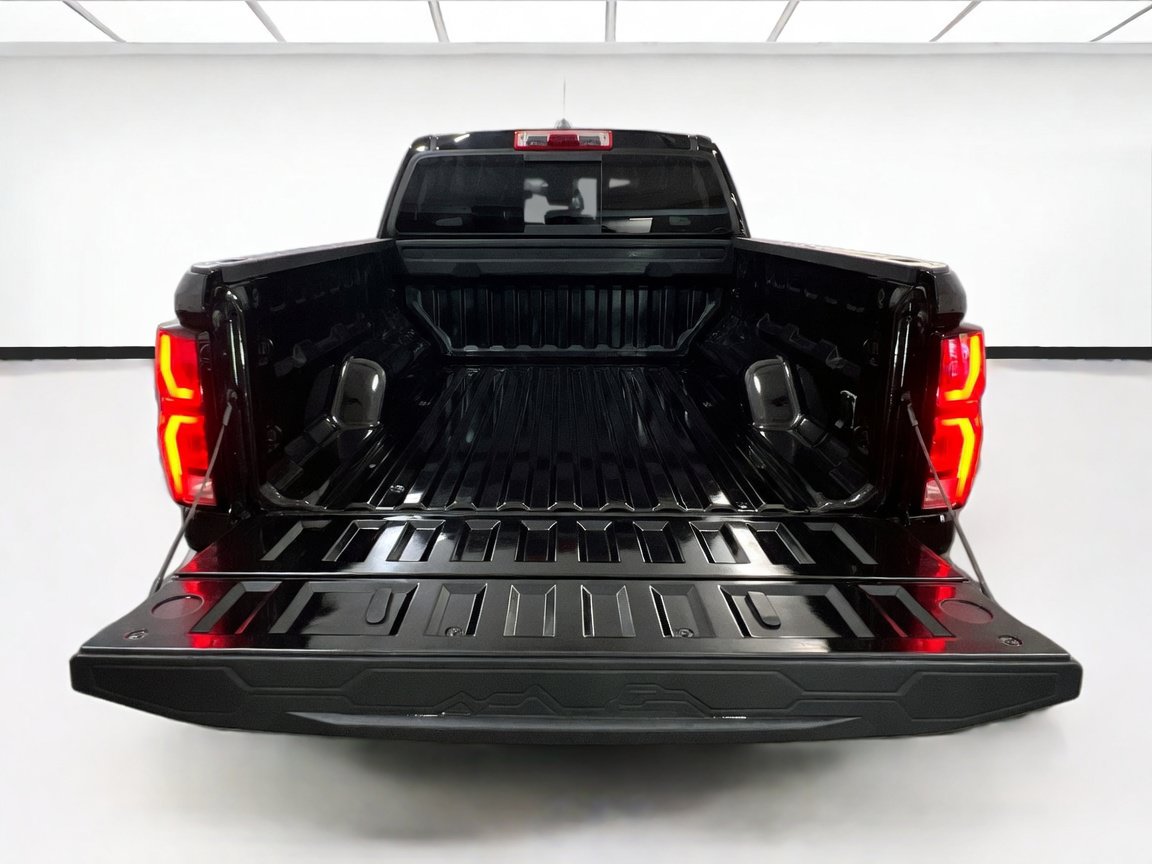 Used 2023 Chevrolet Colorado LT w/ LT Convenience Package III RWD image 19