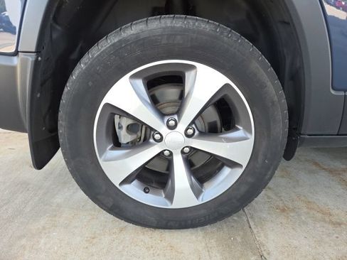 Used 2022 Jeep Cherokee Limited w/ Trailer Tow Group AWD/4WD image 75