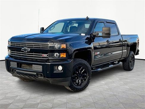 Used 2017 Chevrolet Silverado 2500 LT w/ Midnight Edition image 3