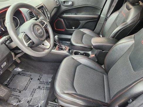 Used 2021 Jeep Compass Trailhawk image 4