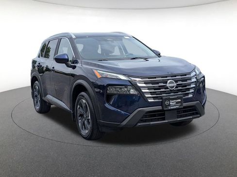 Used 2025 Nissan Rogue SV w/ SV Premium Package FWD image 3