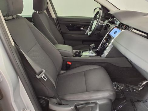 Used 2020 Land Rover Discovery Sport image 9