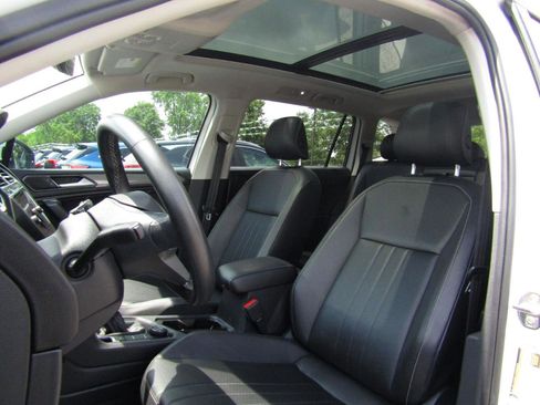 Used 2022 Volkswagen Tiguan SE AWD/4WD image 14