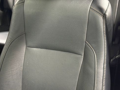 Used 2018 Toyota Highlander Limited AWD/4WD image 19