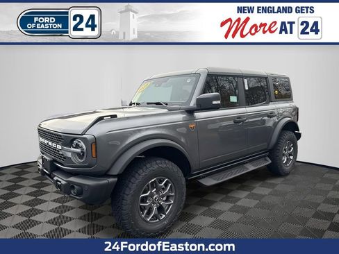 New 2025 Ford Bronco Badlands image 1