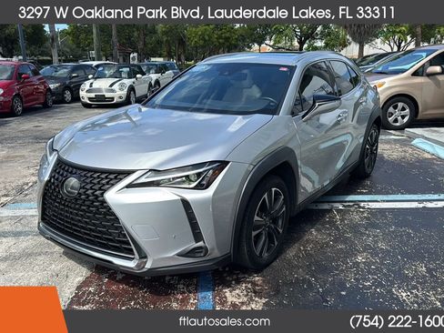 Used 2019 Lexus UX 200 w/ Premium Package FWD image 5