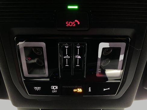 New 2025 Volkswagen Tiguan SE R-Line image 25