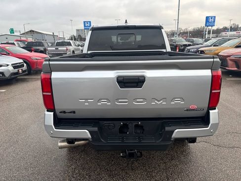 Used 2025 Toyota Tacoma TRD Off-Road image 6