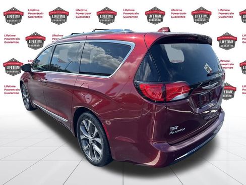 Used 2017 Chrysler Pacifica Limited image 7