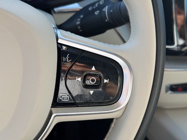 Certified 2024 Volvo XC60 B5 Plus AWD/4WD image 29