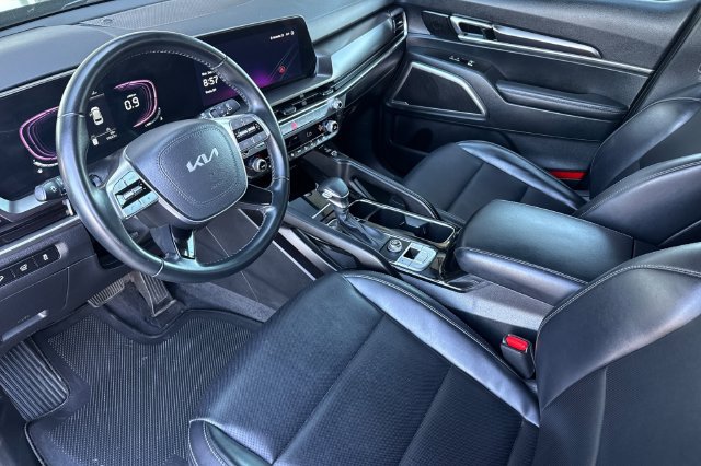 Certified 2025 Kia Telluride S FWD image 12