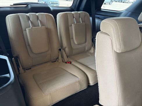 Used 2017 Ford Explorer XLT image 14