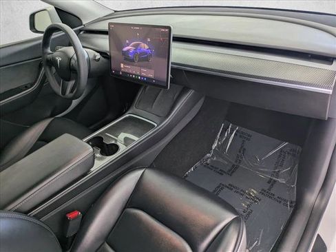 Used 2022 Tesla Model Y Performance image 19