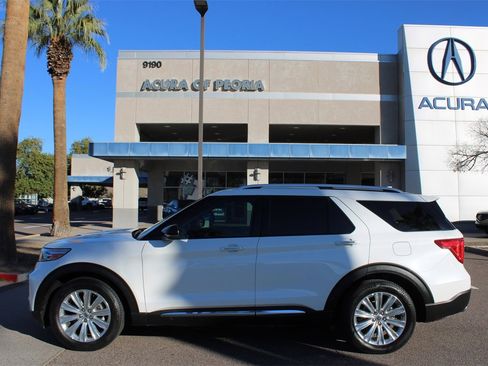 Used 2020 Ford Explorer Limited w/ Class III Trailer Tow Package image 2