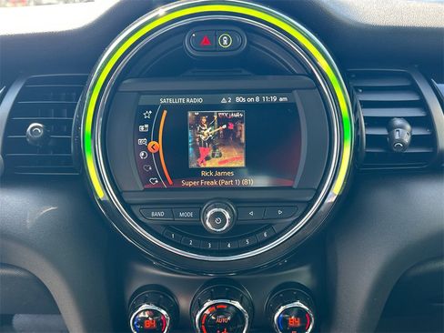 Used 2020 MINI Cooper 4-Door Hardtop image 29