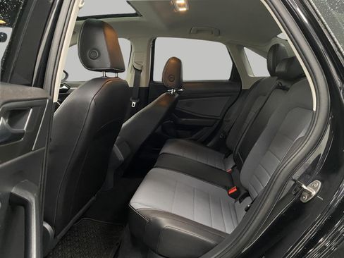 Used 2025 Volkswagen Jetta SE FWD image 26