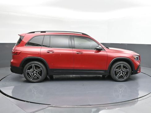 Used 2023 Mercedes-Benz GLB 250 image 9