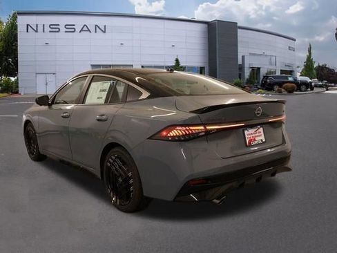 New 2026 Nissan Sentra SR w/ SR Premium Package FWD image 4