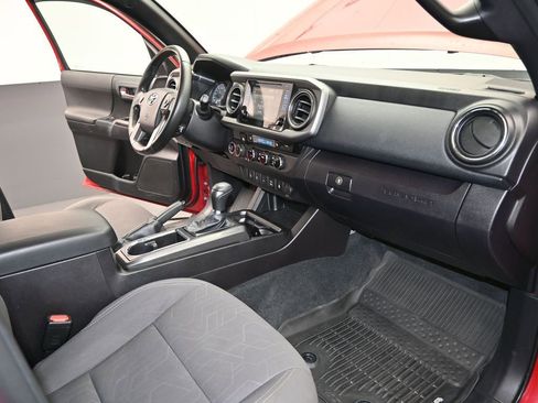 Used 2016 Toyota Tacoma TRD Off-Road image 22