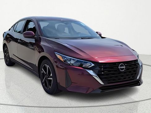 Certified 2025 Nissan Sentra SV image 1