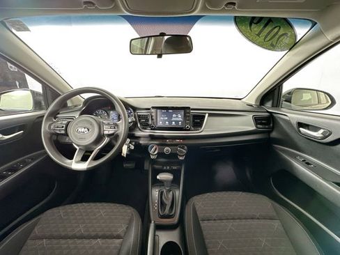 Used 2019 Kia Rio S image 3
