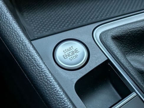 Used 2024 Volkswagen Jetta SE w/ Panoramic Sunroof Package FWD image 22