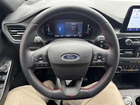 Used 2025 Ford Escape ST-Line image 18
