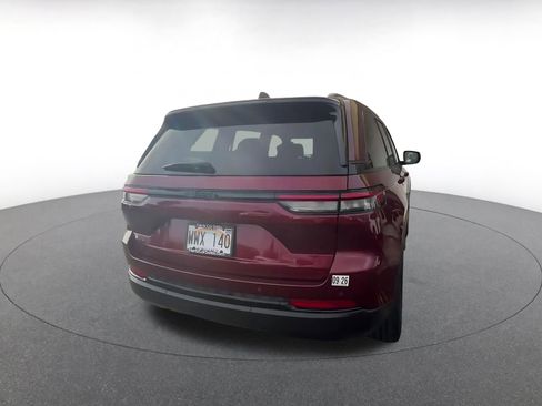 Used 2023 Jeep Grand Cherokee Altitude image 12