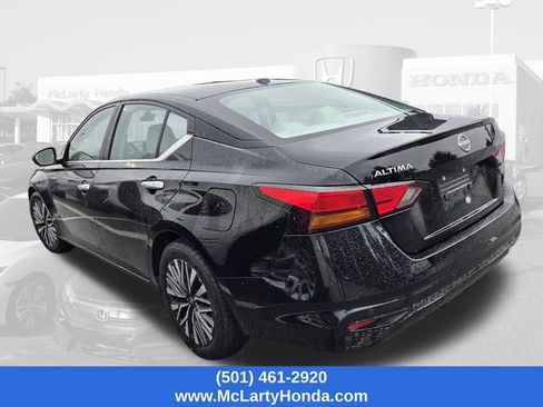 Used 2025 Nissan Altima 2.5 SV FWD image 2