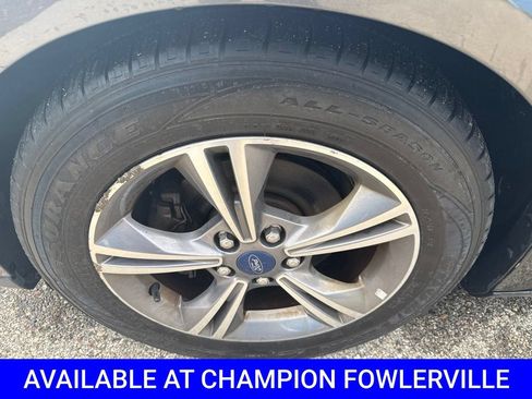 Used 2018 Ford Focus SE w/ SE Appearance Package FWD image 11