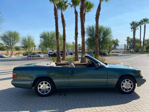 Used 1994 Mercedes-Benz E 320 Convertible image 35