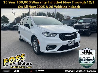 New 2026 Chrysler Pacifica Select