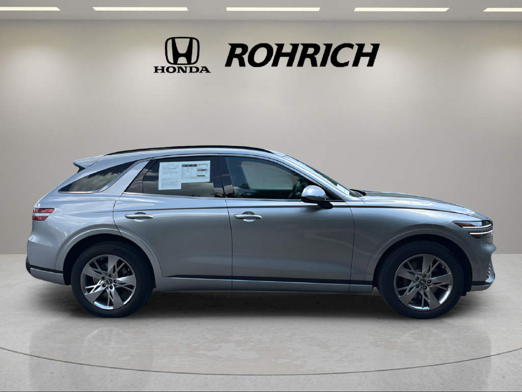 Used 2025 Genesis GV70 3.5T Sport AWD/4WD image 5