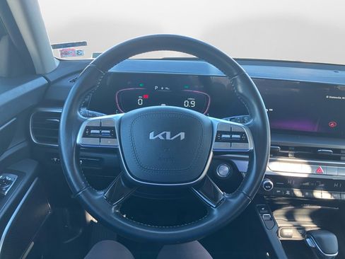 Used 2023 Kia Telluride S image 12