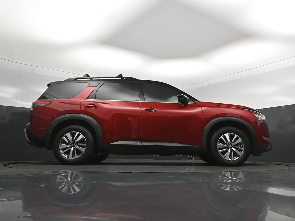 Used 2022 Nissan Pathfinder SL FWD image 43