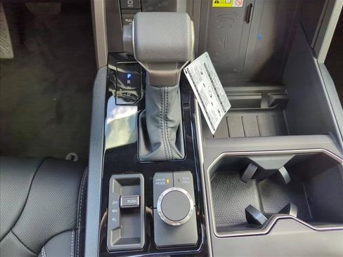Used 2026 Toyota Tundra SR5 w/ SR5 Premium Package AWD/4WD image 18
