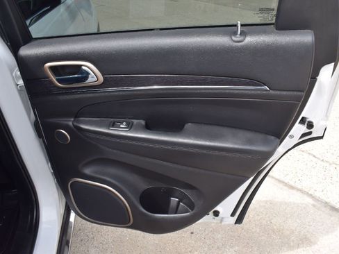 Used 2015 Jeep Grand Cherokee Summit AWD/4WD image 14