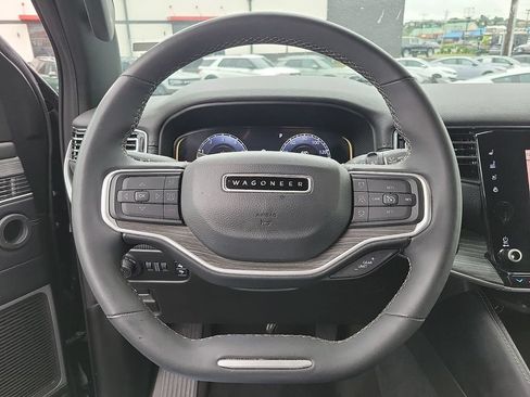 Used 2024 Jeep Wagoneer L Series II RWD image 20