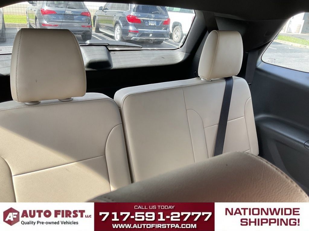 Used 2023 Chevrolet Traverse LT w/ LT Premium Package AWD/4WD image 17