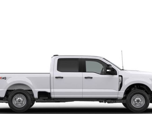 New 2026 Ford F250 XL w/ XL Chrome Package image 5