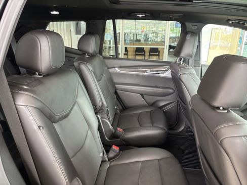 Used 2025 Cadillac XT6 Sport image 35