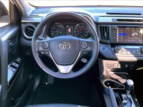 Used 2017 Toyota RAV4 Limited AWD/4WD image 5