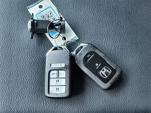 Used 2019 Honda CR-V Touring image 38