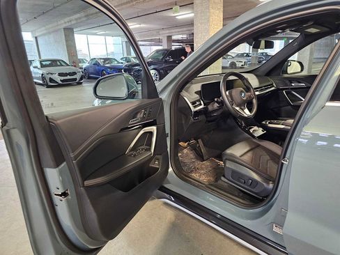 Used 2025 BMW X1 xDrive28i w/ Technology Package image 29