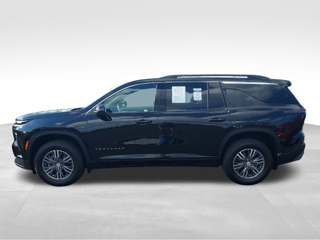 Used 2025 Chevrolet Traverse LT w/ Driver Confidence Package AWD/4WD image 2