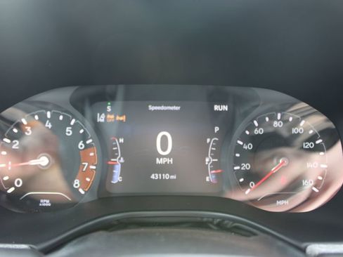 Used 2024 Jeep Compass Latitude image 31