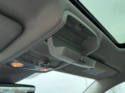 Used 2022 Volkswagen Passat 2.0T image 29