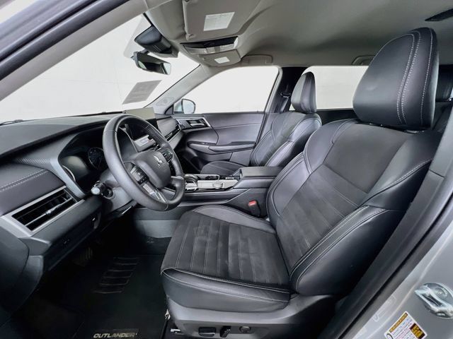 Used 2025 Mitsubishi Outlander SE FWD image 10